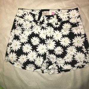 SO FLOWER SHORTS