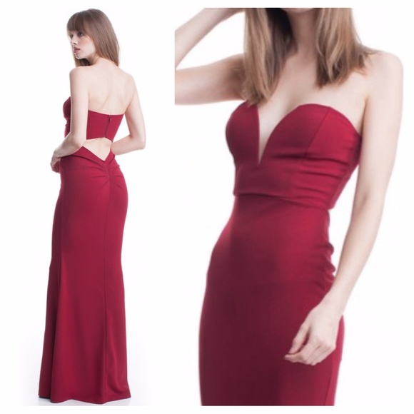 🦋MAKE AN OFFER!🦋 Deep Red Open Back Maxi - Picture 2 of 4