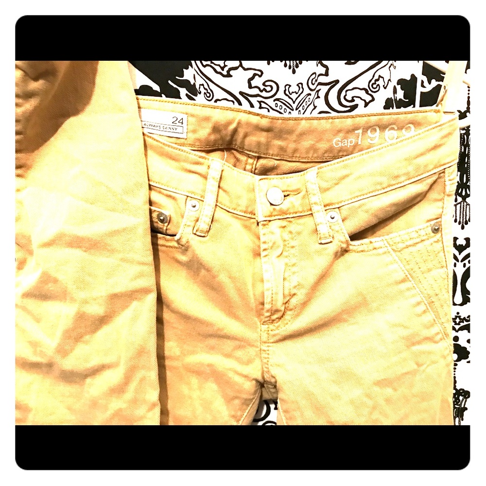 Gap Skinny Khaki with zipper Ankle