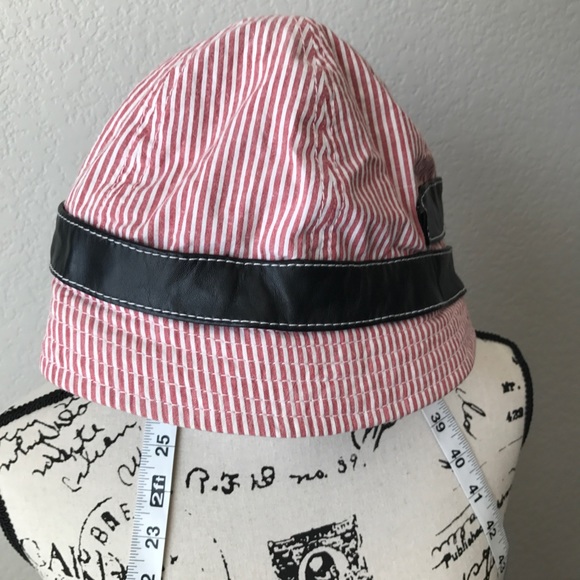 Cute striped bucket hat - Picture 3 of 5