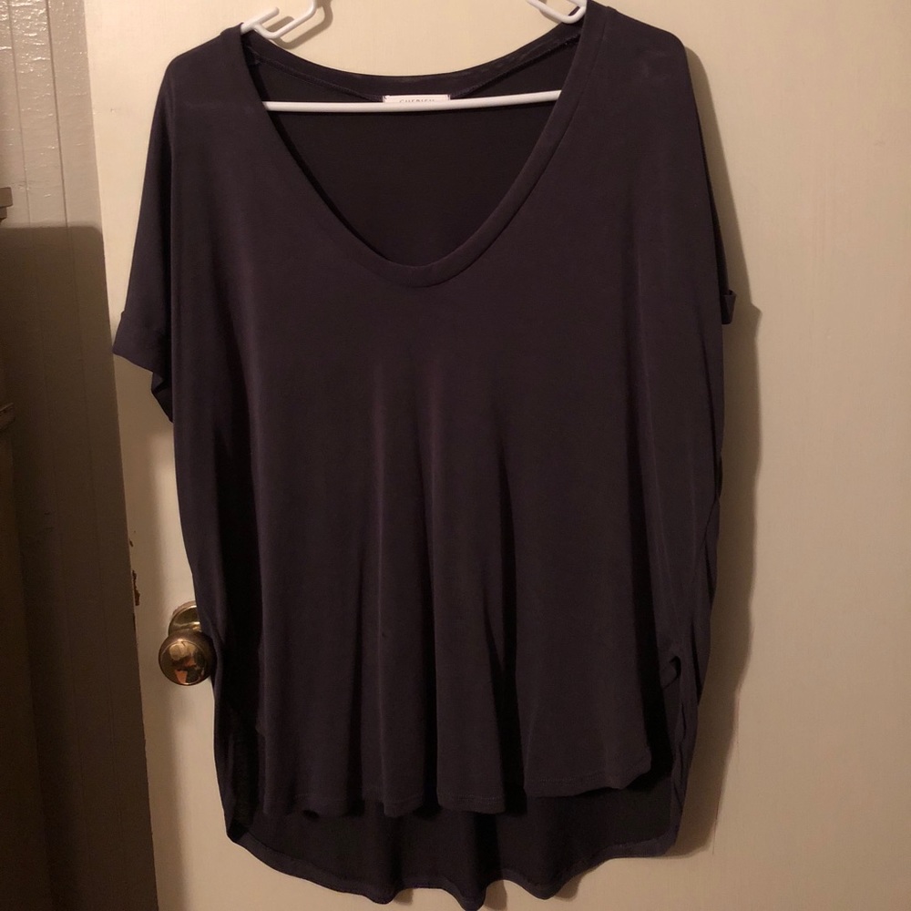 Scoop neck tee
