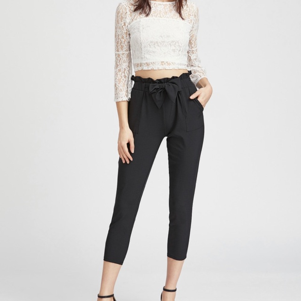 Black highwaisted ruffle peg pants