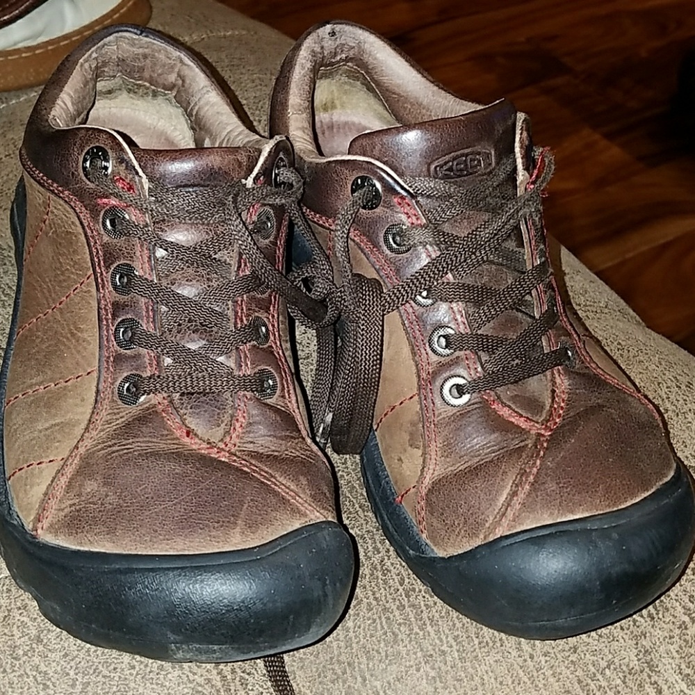 Keen leather size 7 shoes