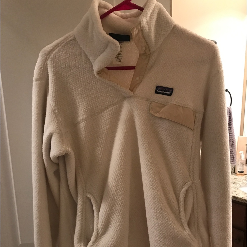White fuzzy women's Patagonia