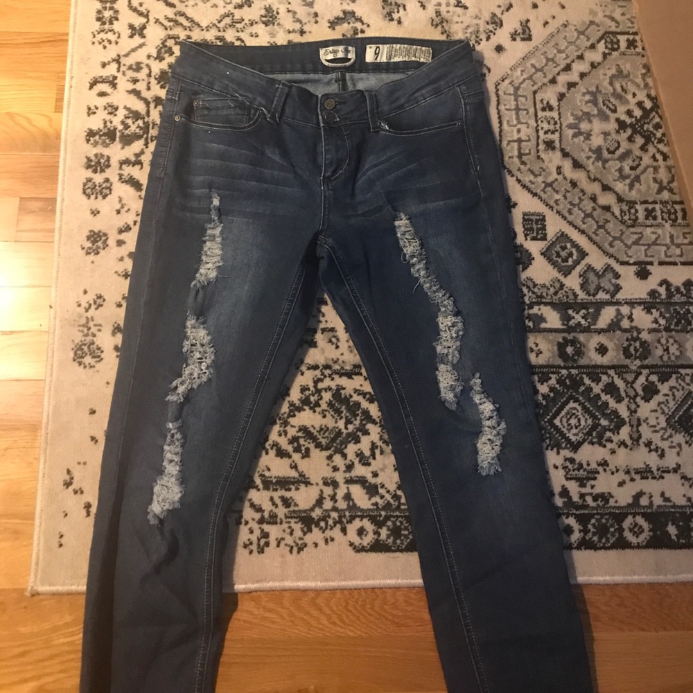 Ripped stretch jeans