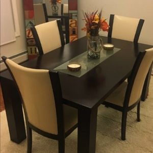 Dinning room table