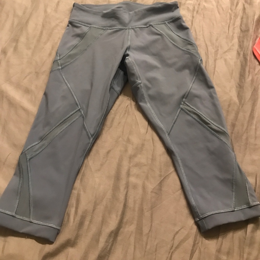 Sleek slate gray like new lululemon Running crops