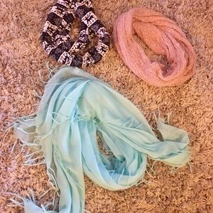 Scarf bundle ❄️