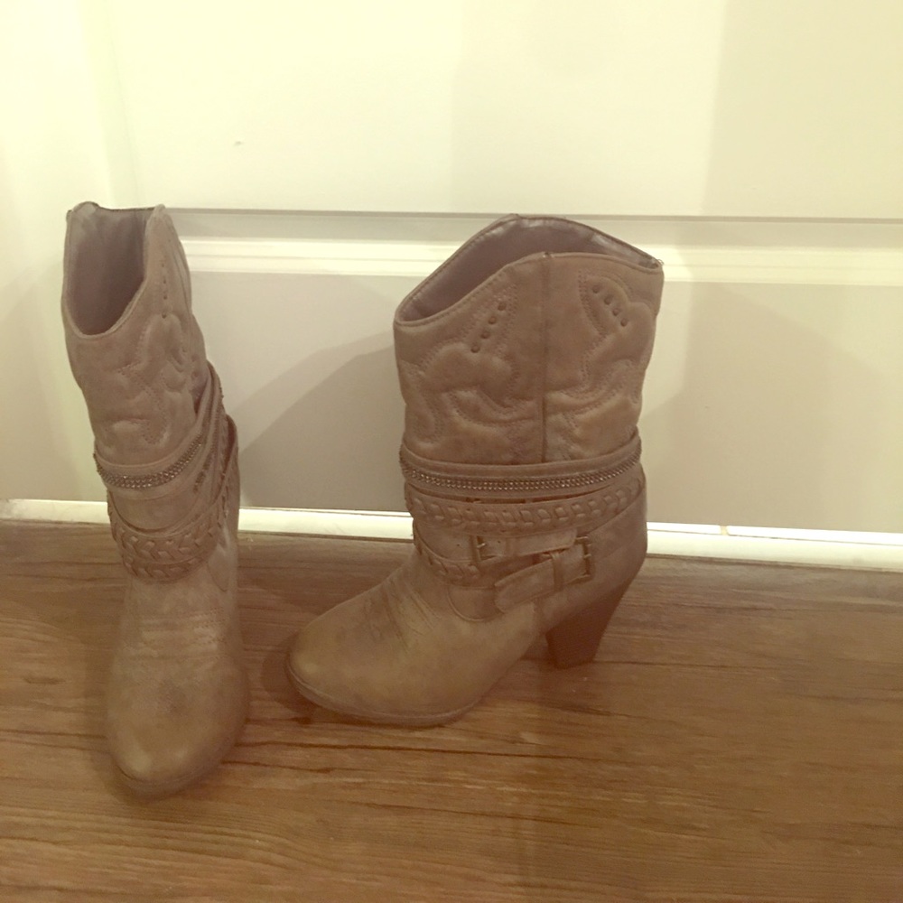 High heel cowgirl boot