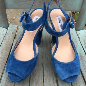 Women's Steve Madden Blue Suede Platform Heels 9M Women's Steve Madden Blue Suede Platform Heels 9M