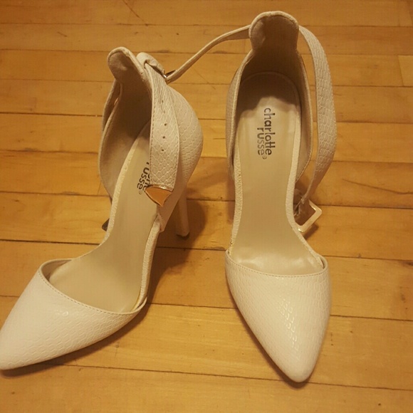 Charlotte Russe Shoes - 🎄CHRISTMAS SALE 🎄Faux Snakeskin Heels