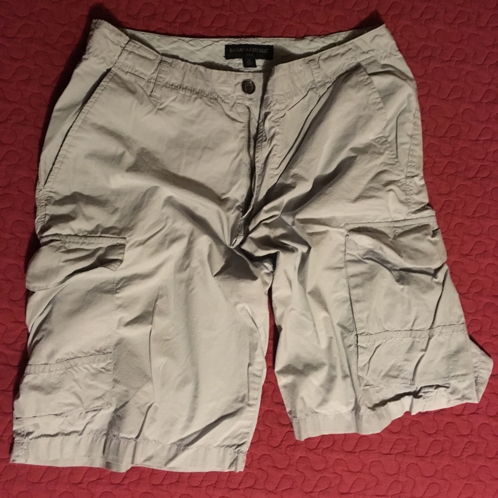 Banana Republic cargo shorts 34 waist