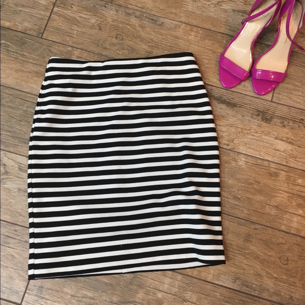 NWOT black and white striped pencil skirt