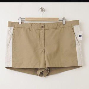 Khaki Gap shorts nwt size 2