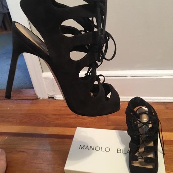 Brand New In Box Manolo Blahnik Heels - Picture 3 of 8