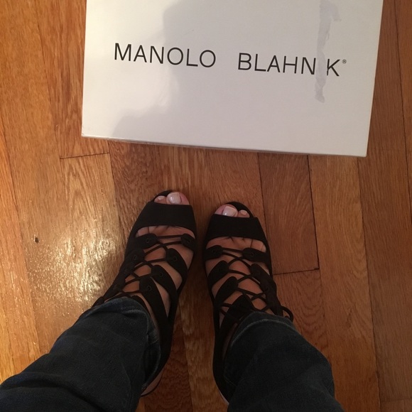 Brand New In Box Manolo Blahnik Heels - Picture 5 of 8