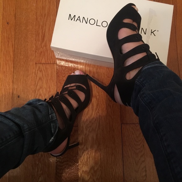 Brand New In Box Manolo Blahnik Heels - Picture 6 of 8