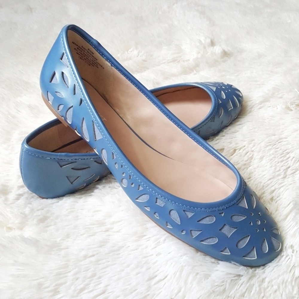 ❌SOLD❌ Nine West Minimize Laser Cut Blue