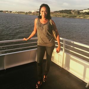 Meet your Posher, Simona