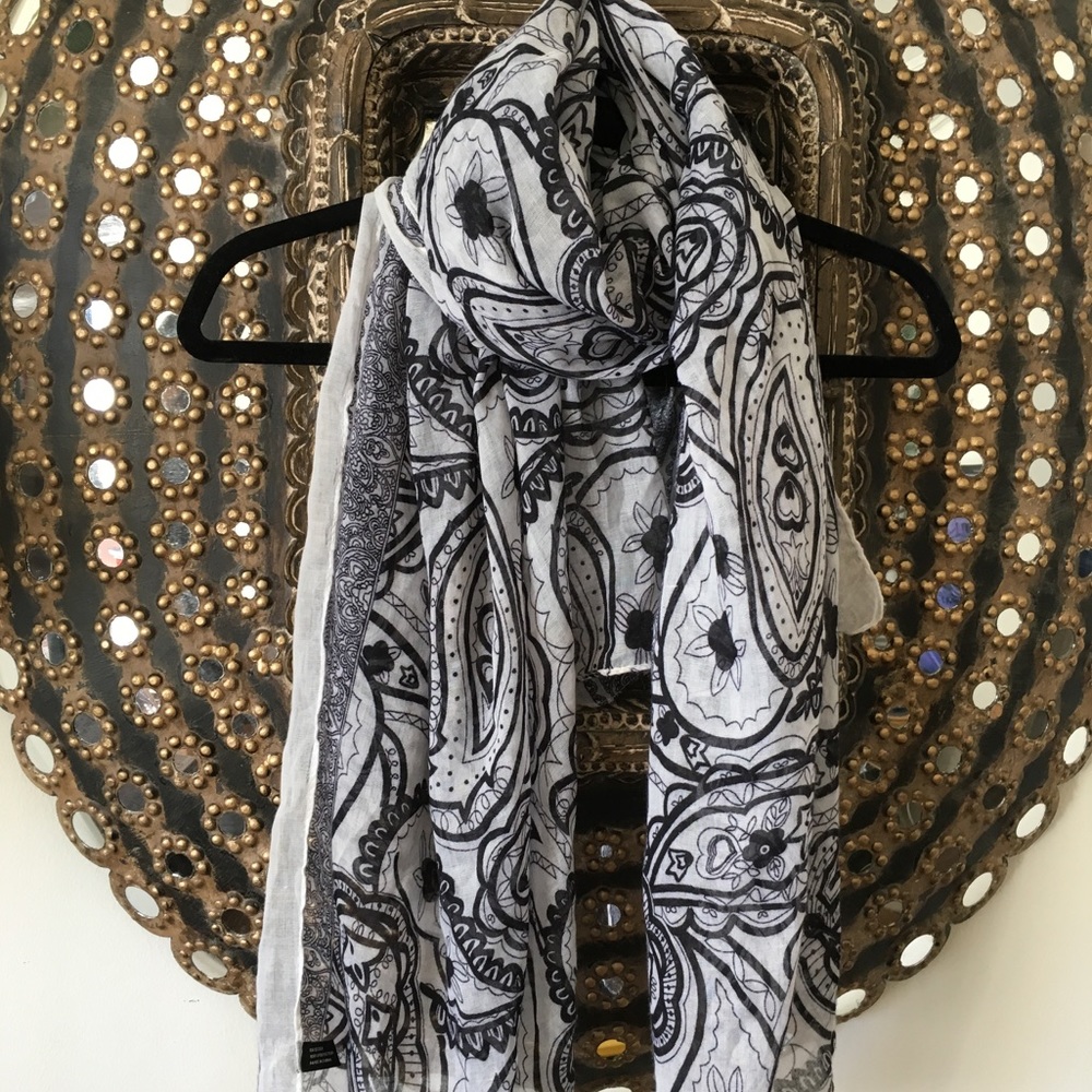 Blue and white scarf