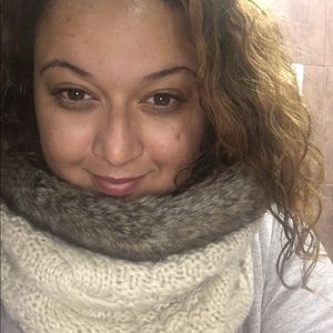 Faux fur trimmed neck warmer