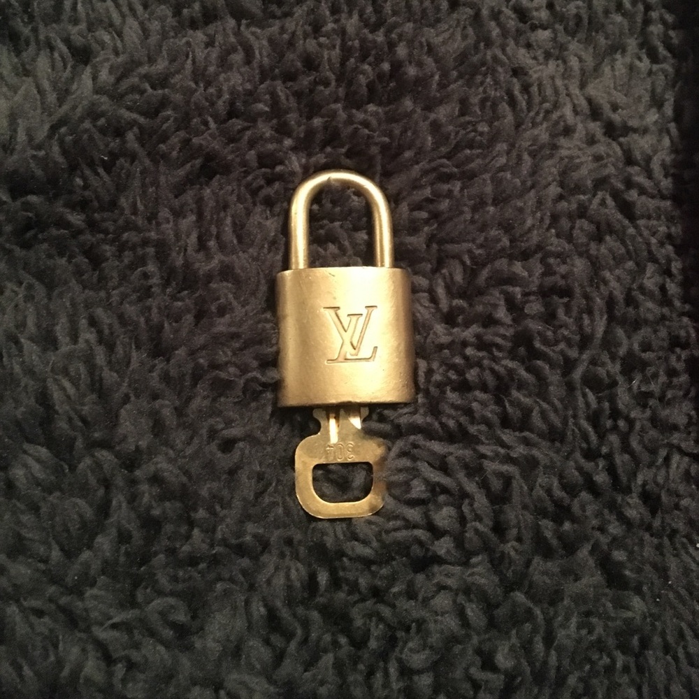 Louis Vuitton lock and key 304