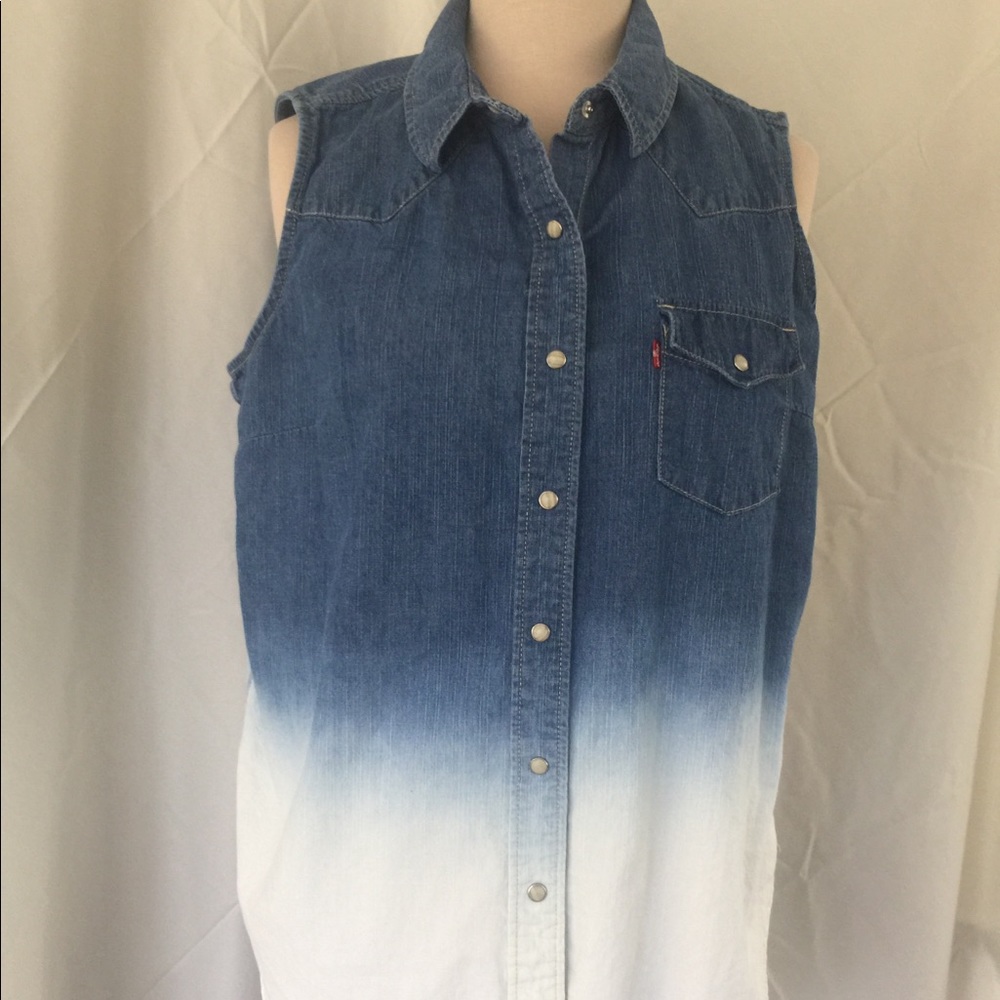 Sale!!!Levi’s ombré sleeveless top