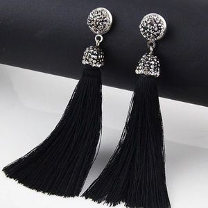 Tassel earrings black