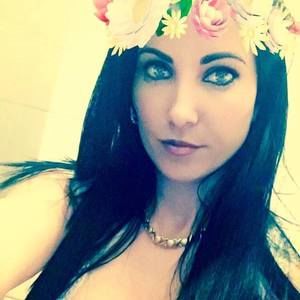 Meet your Posher, Cubanita