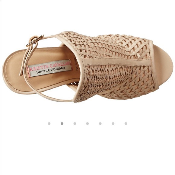 ‼️SALE‼️Chinese laundry largo weave in mushroom - Picture 3 of 8