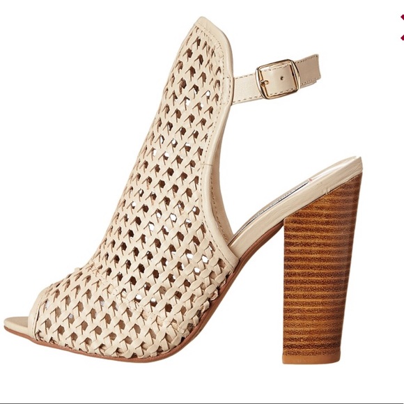 ‼️SALE‼️Chinese laundry largo weave in mushroom - Picture 5 of 8