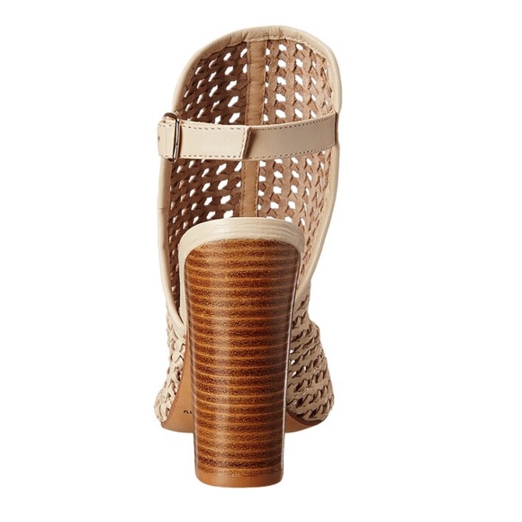 ‼️SALE‼️Chinese laundry largo weave in mushroom - Picture 6 of 8