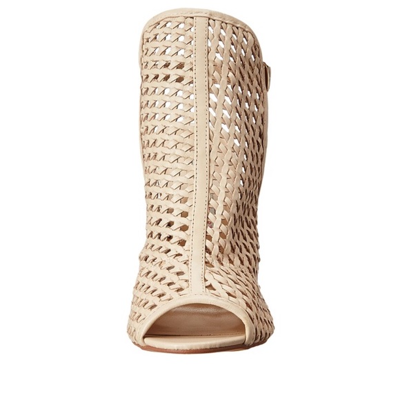 ‼️SALE‼️Chinese laundry largo weave in mushroom - Picture 8 of 8