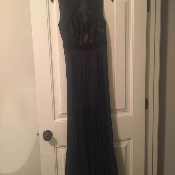 BCBGMAXAZRIA Cortney Gown - Picture 4 of 5