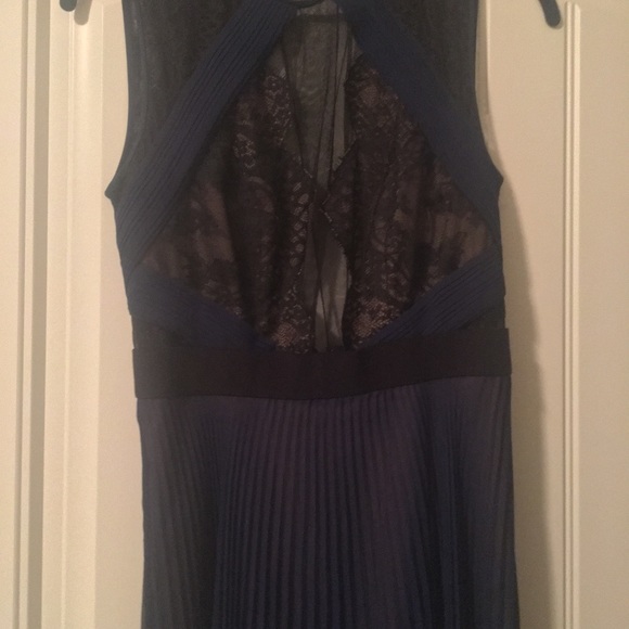 BCBGMAXAZRIA Cortney Gown - Picture 5 of 5