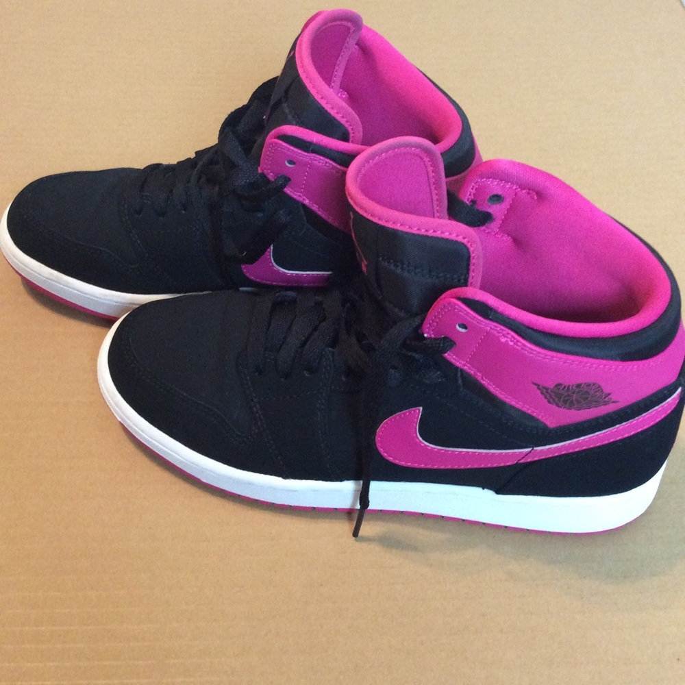 Air Jordan Retro 1 High Basketball shoes