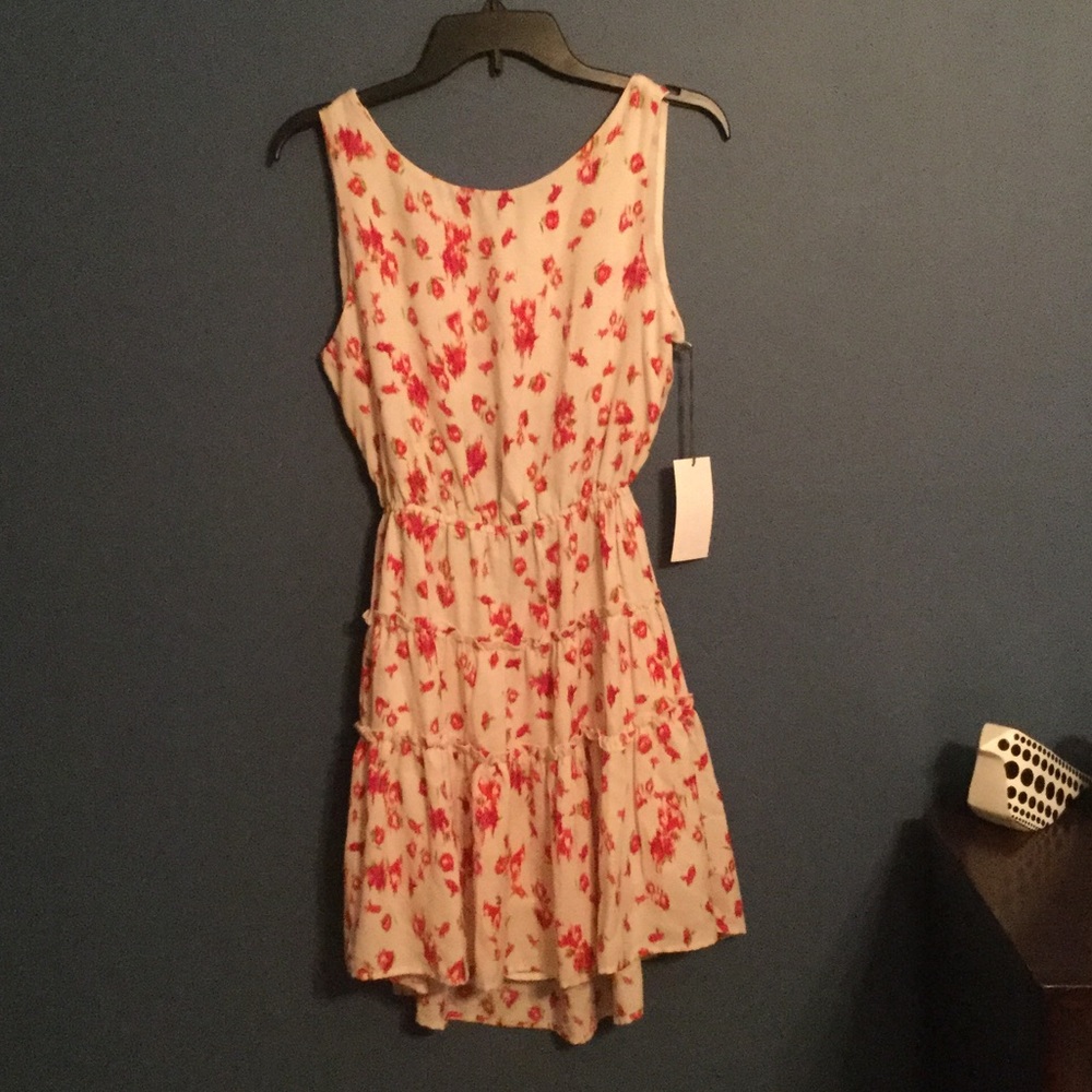 WAYF white/red pattern dress cut out back
