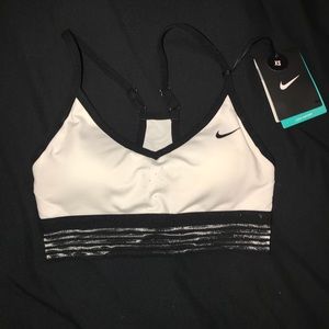 Brand new nike sports bra XS