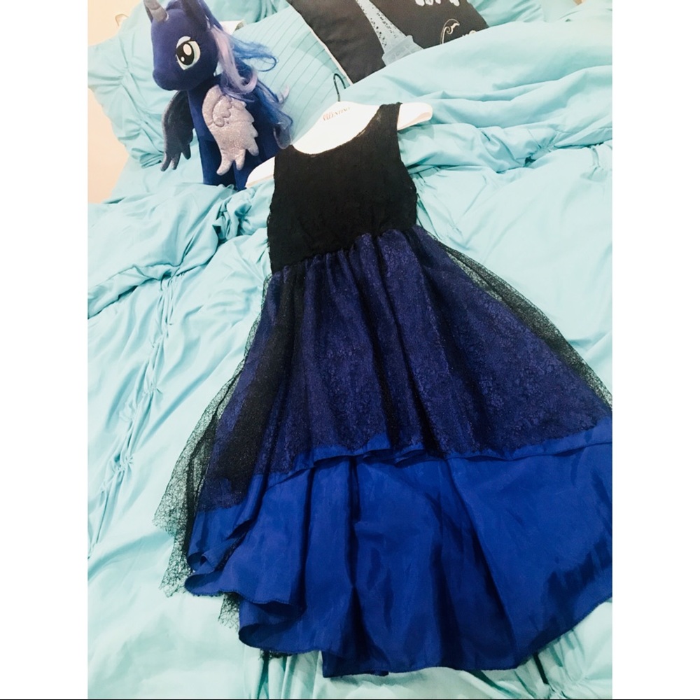 Black laces cocktail dress