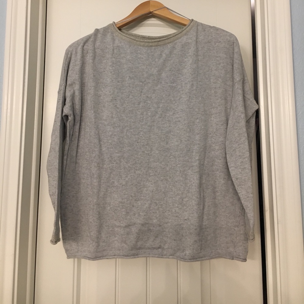 Light gray long sleeve partly cashmere sweater