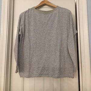 Light gray long sleeve partly cashmere sweater