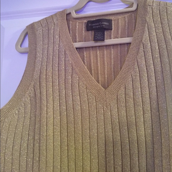 Top - Picture 2 of 5