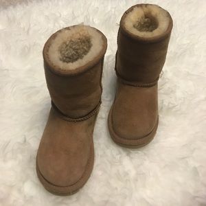 Girls Ugg Boots Sz9