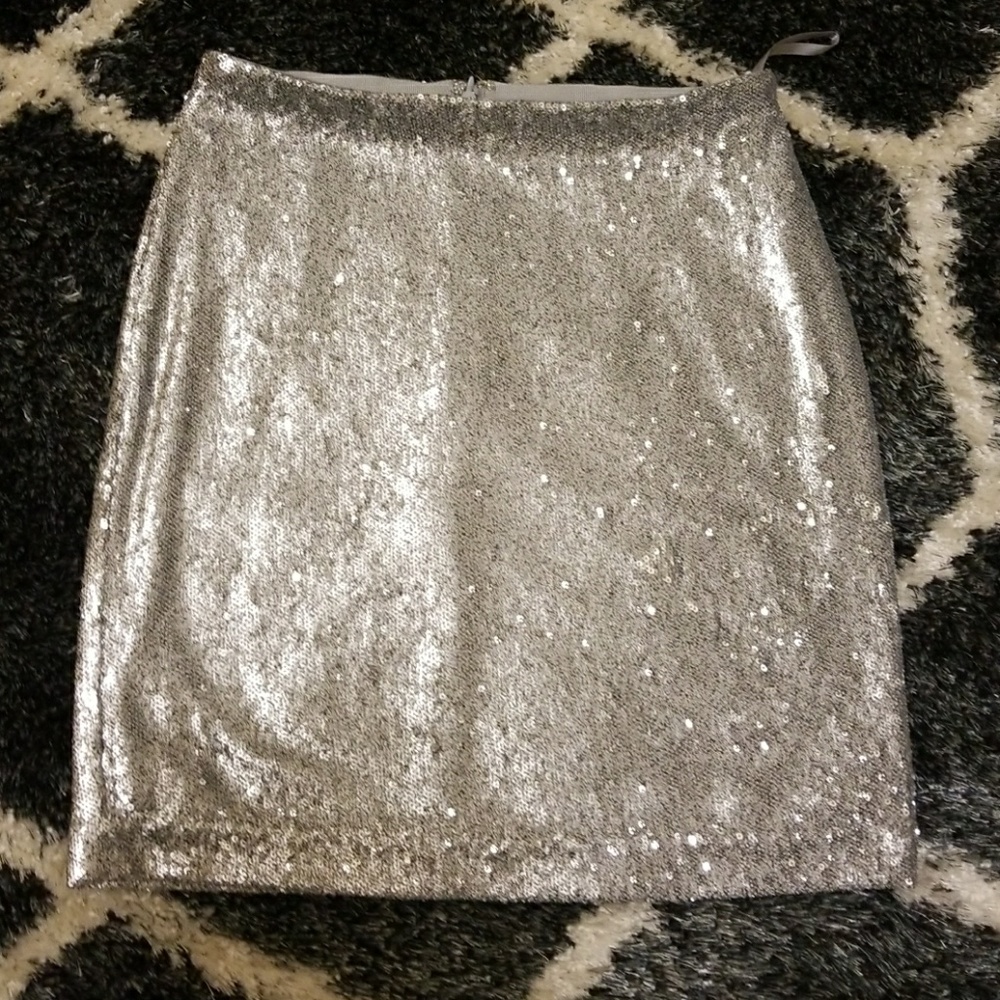 Beautiful skirt - Picture 3 of 3