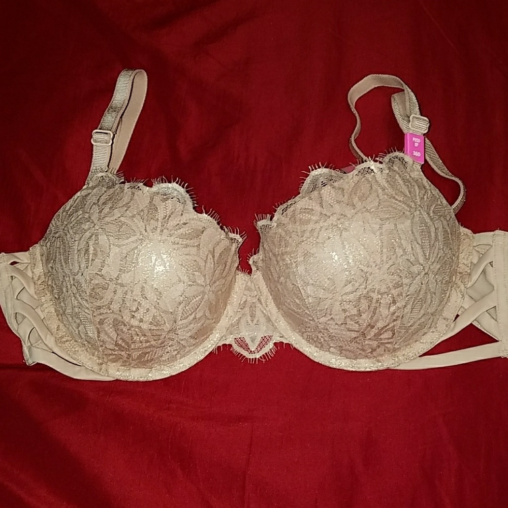 ♡SALE♡BNWT PINK VS DATE PUSHUP