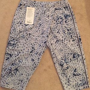 Lululemon Retreat Yogi Crop size 6 EC