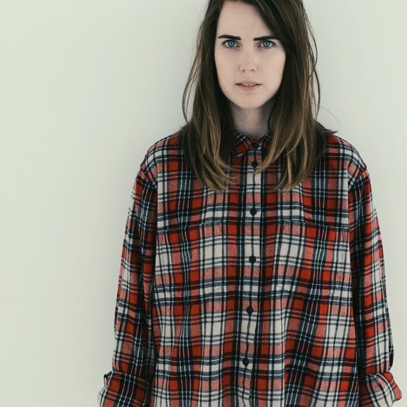 Meet your Posher, Caitlin - Picture 3 of 6