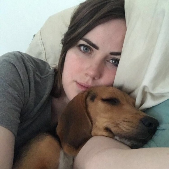 Meet your Posher, Caitlin - Picture 4 of 6