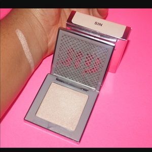 ✨✨Urban Decay Sin Powder Highlighter✨✨