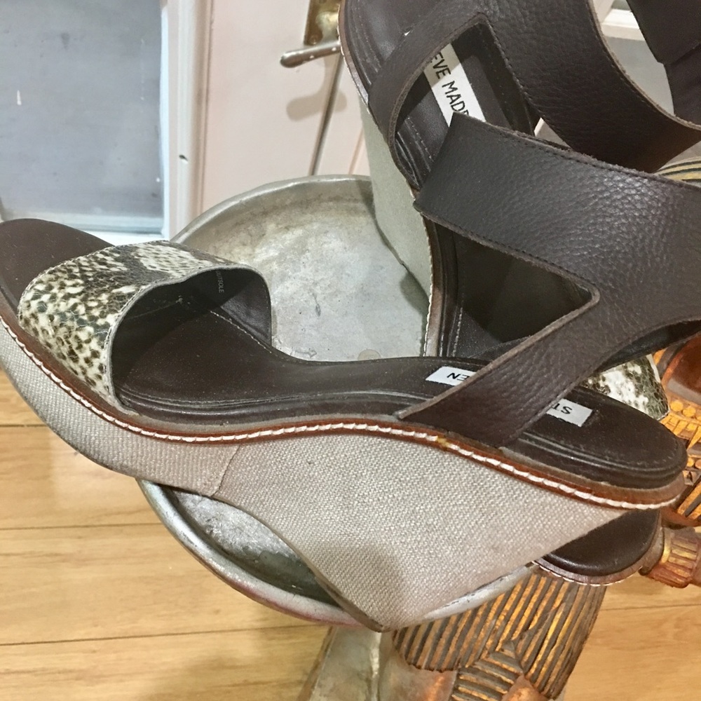 Sandals - Picture 2 of 5